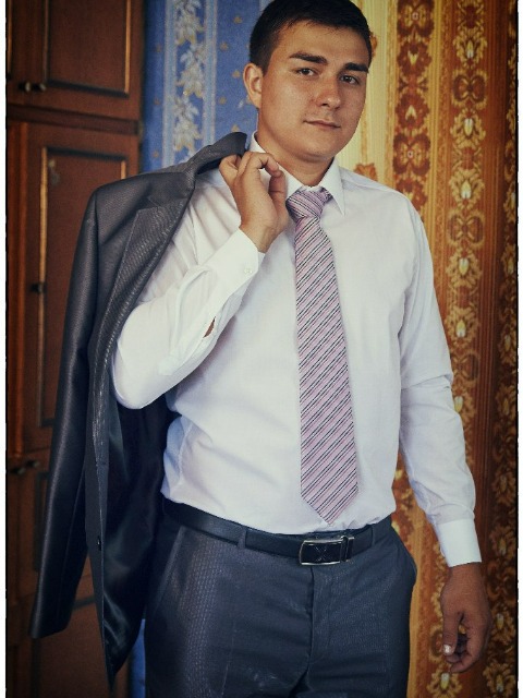 Знакомства Москва (МСК), фото мужчины Анатолий, 34 года Лев. Хочет познакомиться для серьёзных отношений