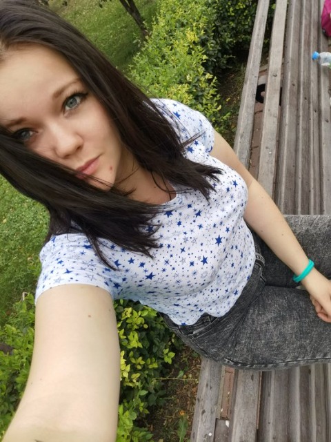 Знакомства Ижевск (IZH), фото девушки Алёна, 23 года Рыбы. Хочет познакомиться для серьёзных отношений