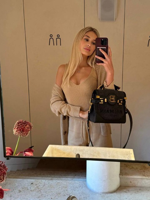 Знакомства Москва, (МСК), фото девушки Лиза, 22 года, Близнецы, познакомится для флирта и встреч без обязательств