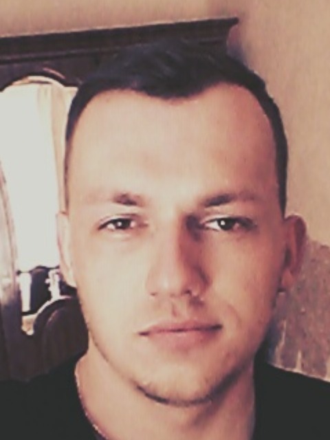 Знакомства Москва (МСК), фото парня Олег, 29 лет Скорпион. Хочет познакомиться для серьёзных отношений