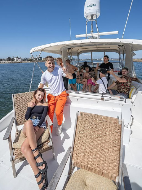 Знакомства Москва (МСК), фото мужчины КтоЖеЕщё, 34 года, Овен, познакомится для создания семьи и заключения брака