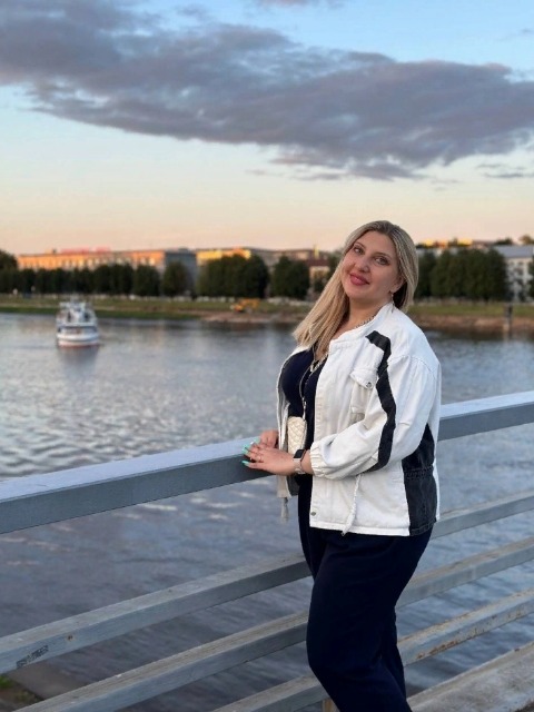 Знакомства Краснодар (КРД), фото женщины Алина, 35 лет Близнецы. Хочет познакомиться для дружбы и общения
