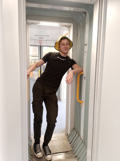 Антон, 23 года, Телец